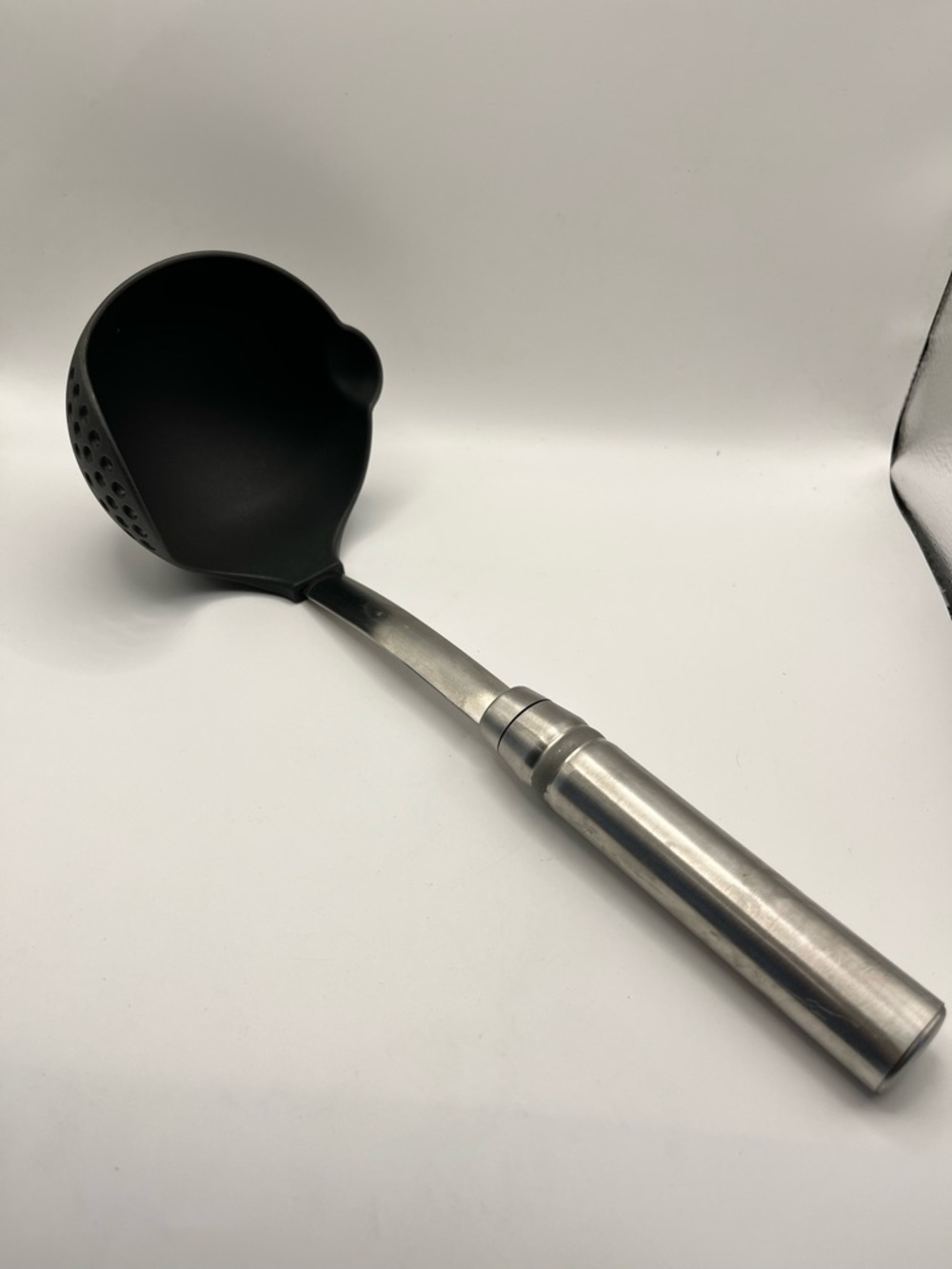 Pampered Chef Stainless Large Ladle With Drain Holes